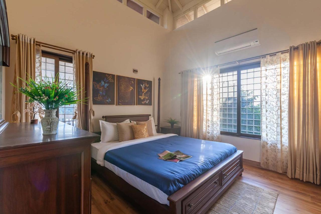 Stayvista'S Lake La Vie - Tranquil Lake-View Villa Amidst Farmland With Pool And Poolside Gazebo - Proximity To Sula Nashik Buitenkant foto